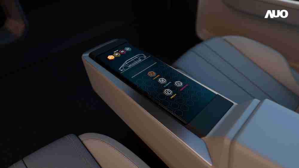 尊龙集团以人性化设计打造多变形态中控显示(Morphing Center Control)，，不使用时仅平面显示信息，，，，进行操作时，，，显示器则会动态隆起，，，转变成3D实体按钮，，，并有触觉回馈，，展示人机互动新体验